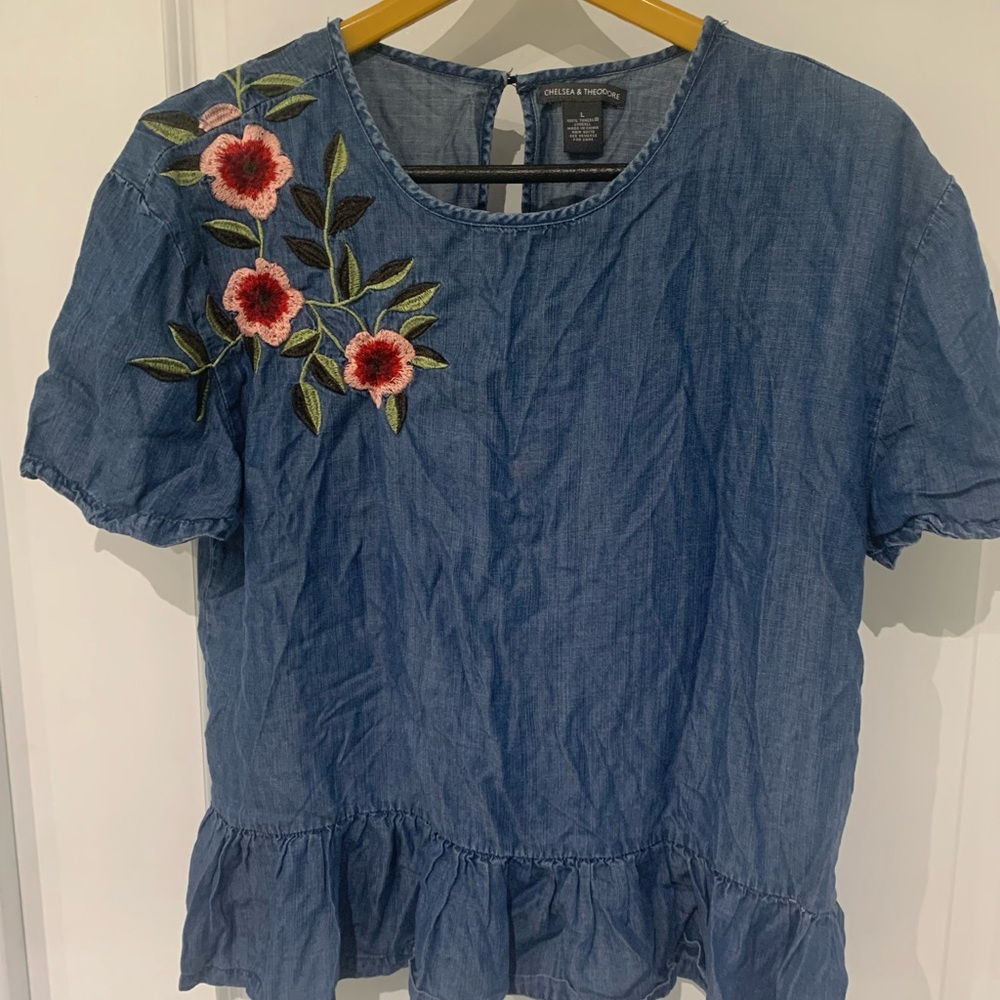 Chelsea & Theodore Blue Top with Floral Detail A9